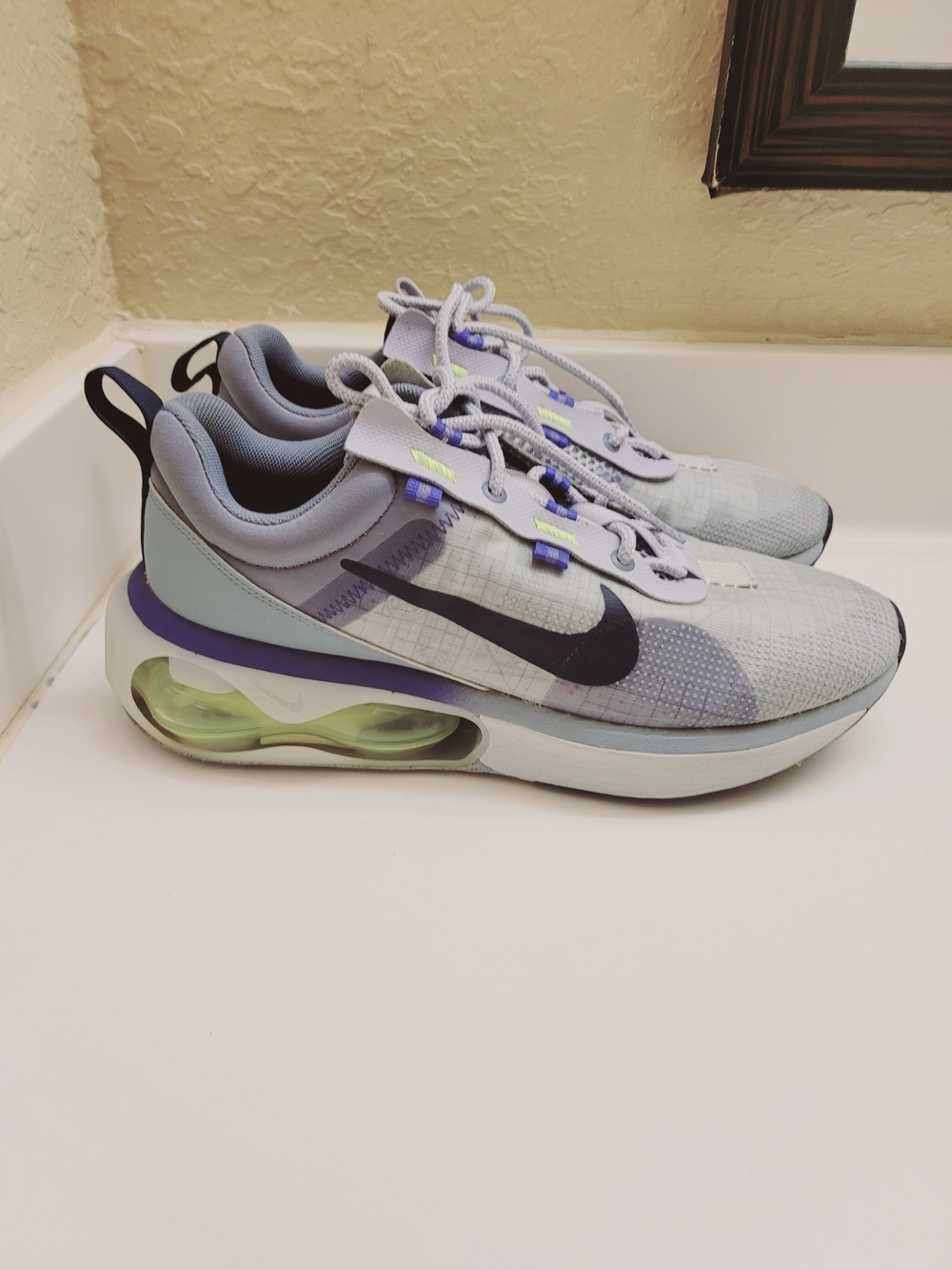 Nike Mens Air Max React Running Shoes - Light Gray/Purple 10.5